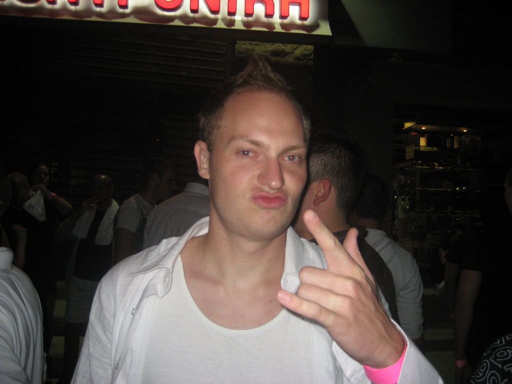 i/Kranj/Absolvent08/07-BlackWhiteParty/absolvent 1870.jpg